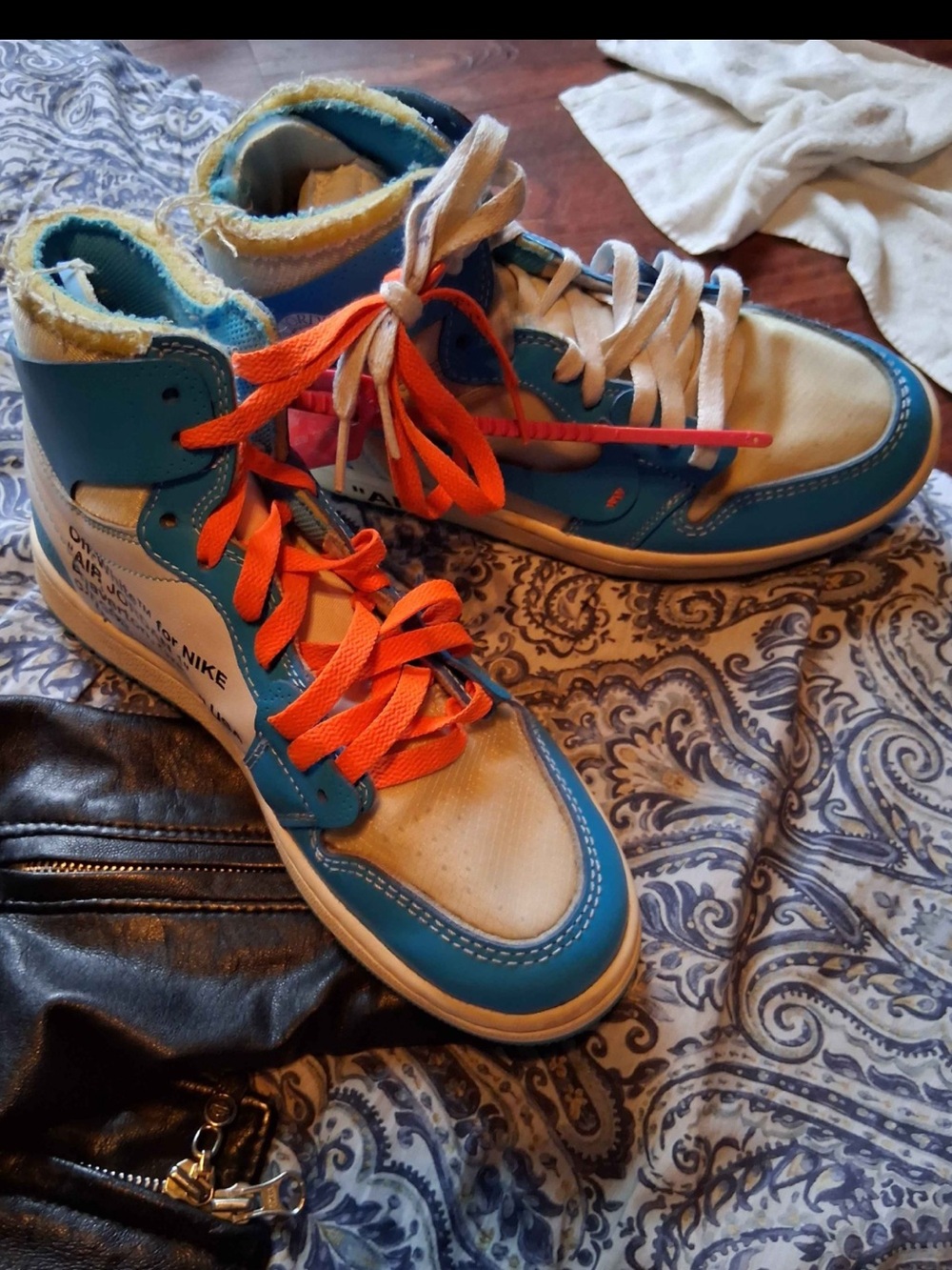Off-White x Jordan 1 OG “UNC”